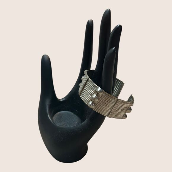 🩶 1940s ANTIQUE ETHIOPIAN BRACELET CUFF ADJUSTABLE SILVER HANDMADE ARTISAN - Picture 4 of 10